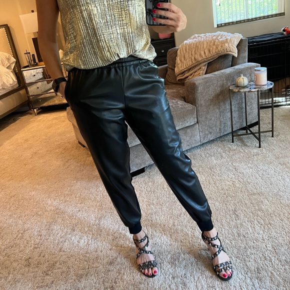 Alice + Olivia Pants - Alice & Olivia Faux Leather Joggers size medium
